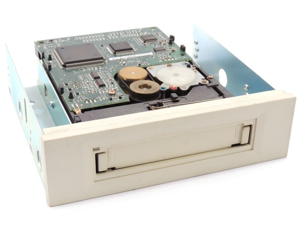 Seagate Hornet STT220000A 5.25" Travan Tape Drive Tape Drive FRU TC3400-014