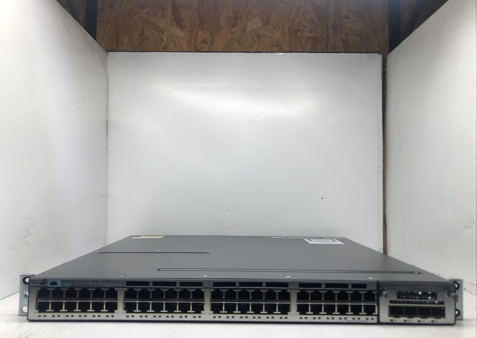 Cisco Catalyst 3750X Switch WS-C3750X-48T-L V06  w/ C3KX-NM-1G Network Module