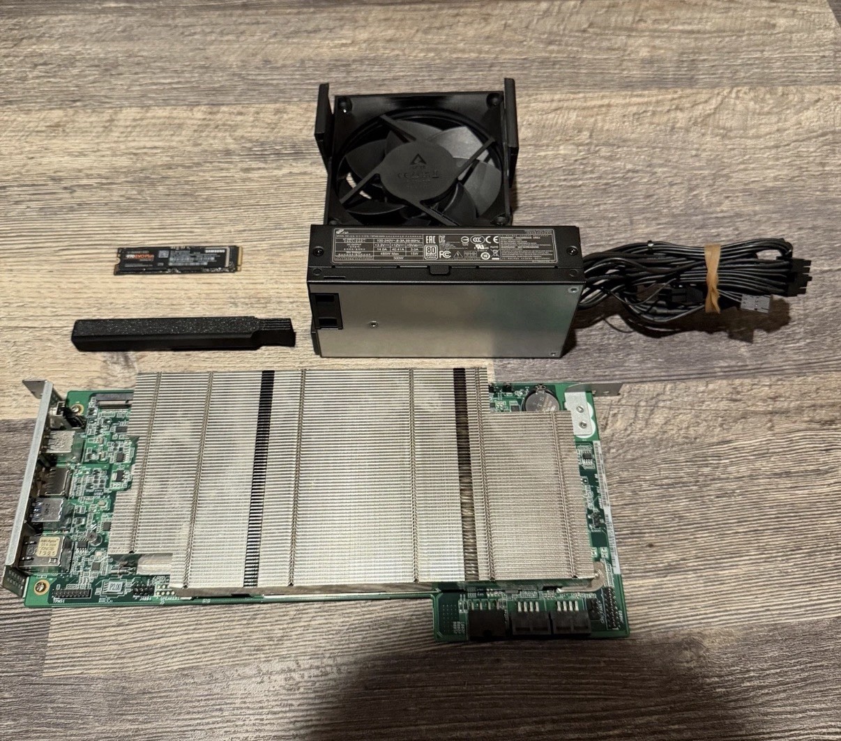 AMD BC-250 16GB GDDR6 + 2 TB SSD + 500W Plat PSU + Cooler Steam Machine Bazzite