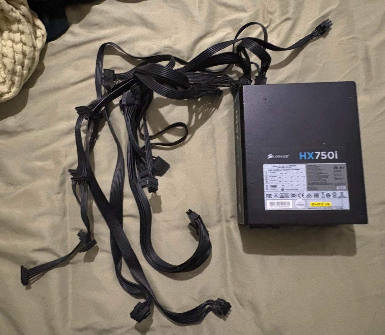 Corsair HXi Series HX750i 750W Power Supply, Black - CP-9020072-NA