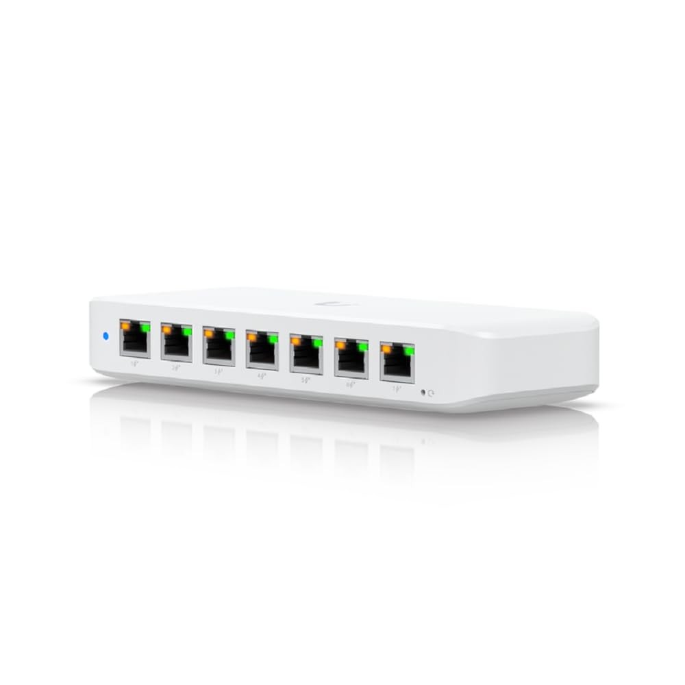 Ubiquiti Ultra 210W 8-Port Managed Switch 8x Gigabit Ethernet (7x PoE), 1x PoE (