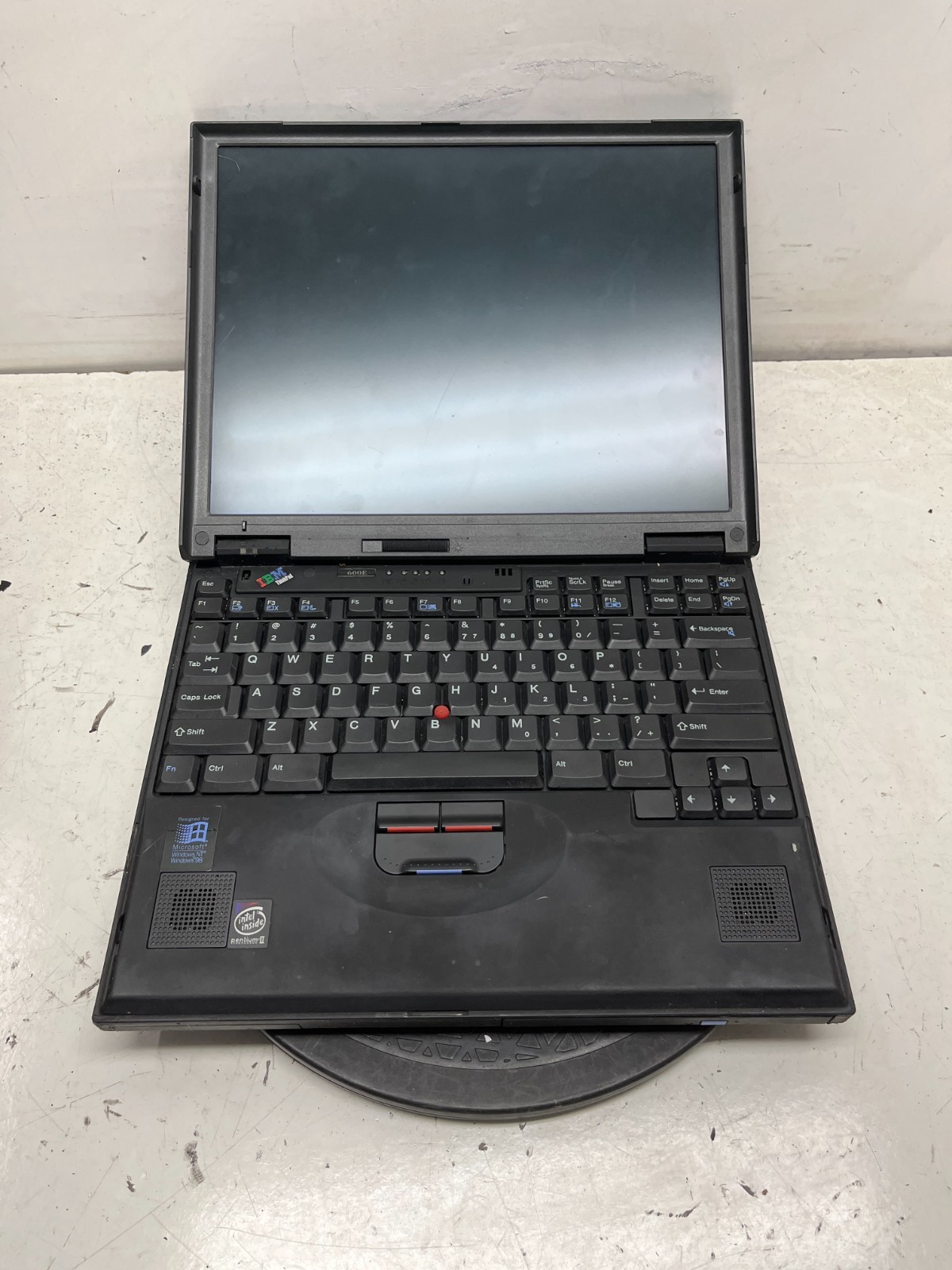 IBM ThinkPad 600E Intel Pentium II 366MHz 32MB NO HDD