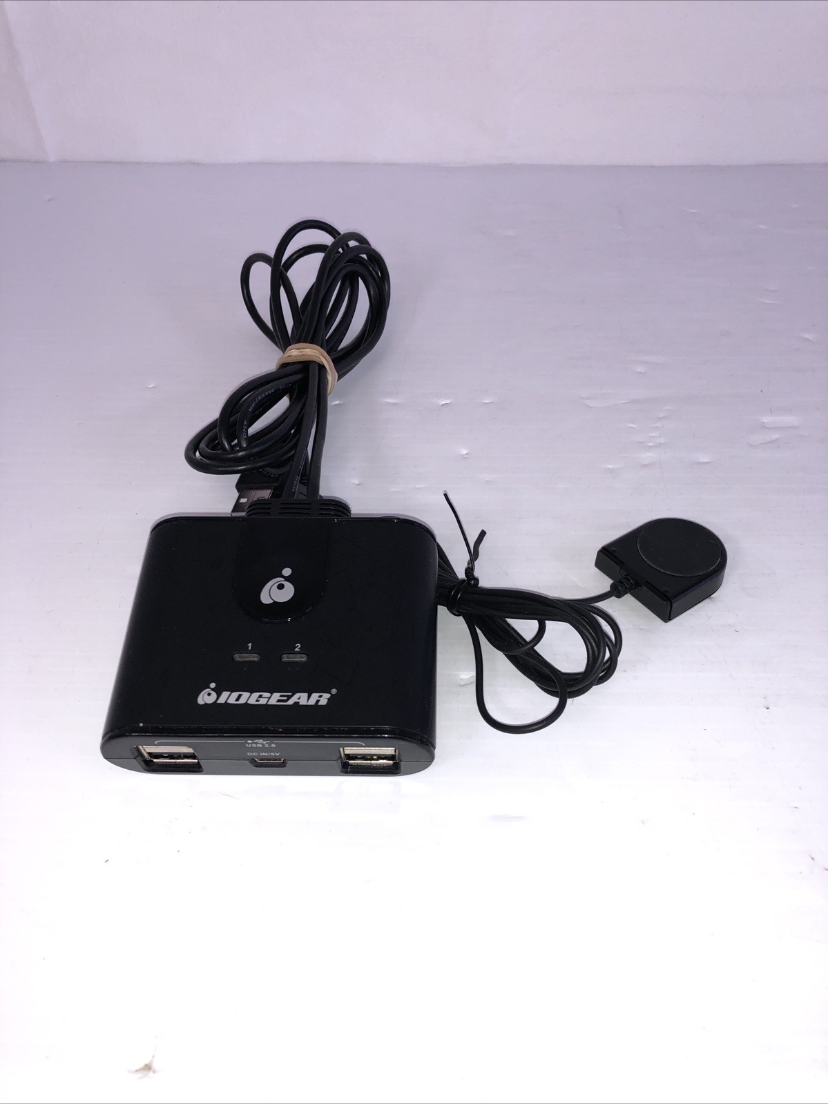IOGEAR Model GUS402 2x4 USB 2.0 Peripheral Sharing Hub Switch 