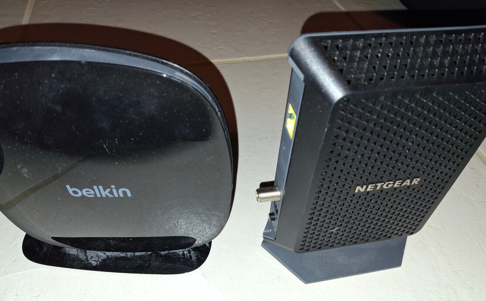 Belkin N600 DB Wi-Fi Dual Band N+ Router & Netgear CM700 Modem BUNDLE w/ Cables