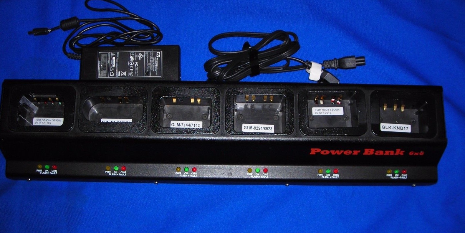 6 Bank Pro Metal Multi Charger(UL/CE)+6 Battery Cup F PSION TEKLOGIX 7535 HU3000