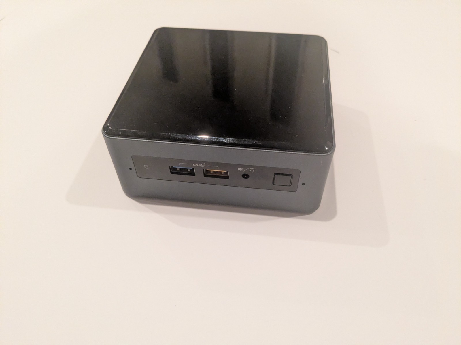 Intel NUC i7 BEH BOX NUC8I7BEH1 - 8GB (2x4GB), 500GB Samsung Evo 860 2.5  SSD