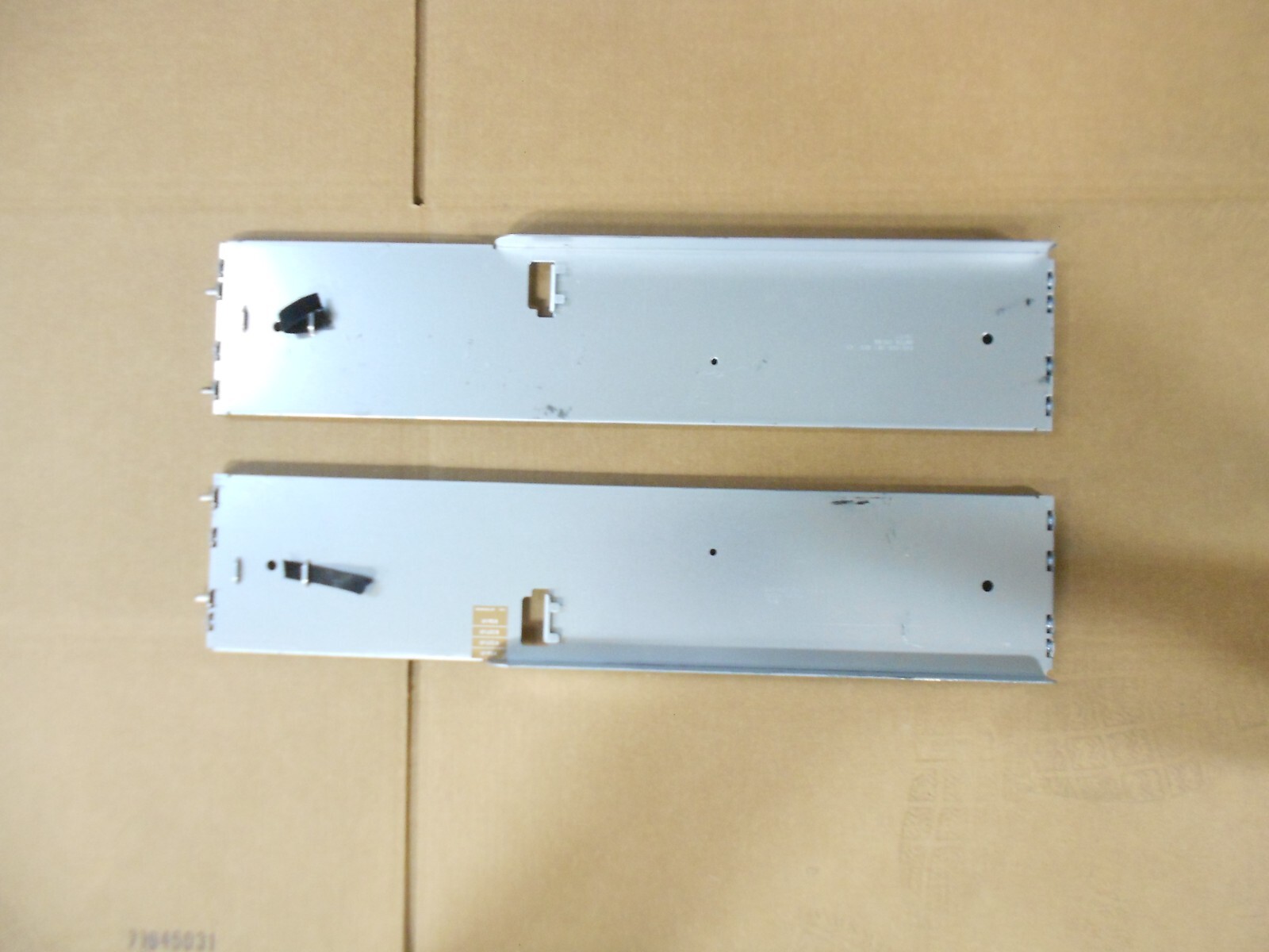 EMC 4P-DAE Stationary Rail Kit rails 042-005-387 042-005-389  100-560-541 CX4