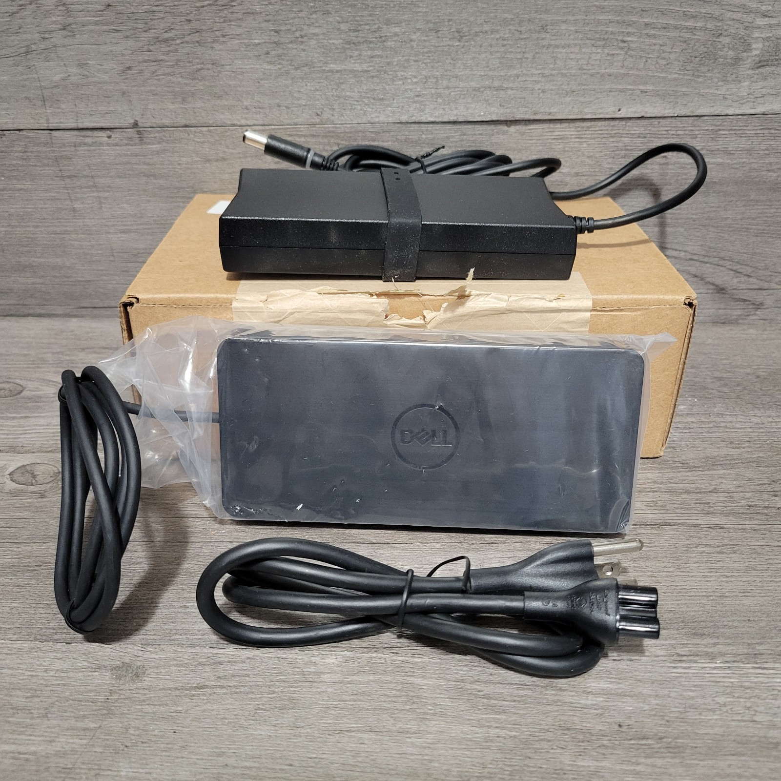 Dell D6000 D6000S Universal Dock USB-C USB 3.0 DisplayLink Triple 4K HDMI 130W