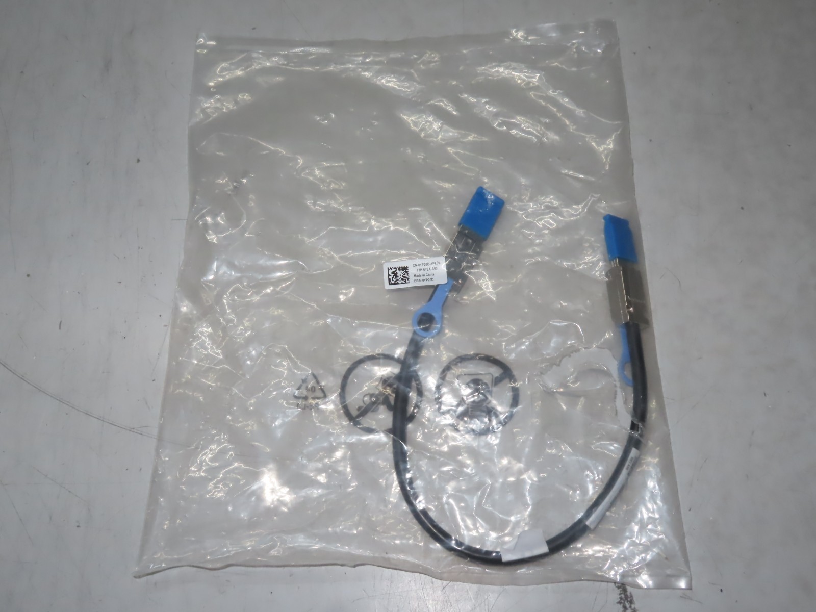 NEW Dell 0VDCHF 0YP20D External Mini SAS SFF-8088 Stacking Cable N2000 N3000