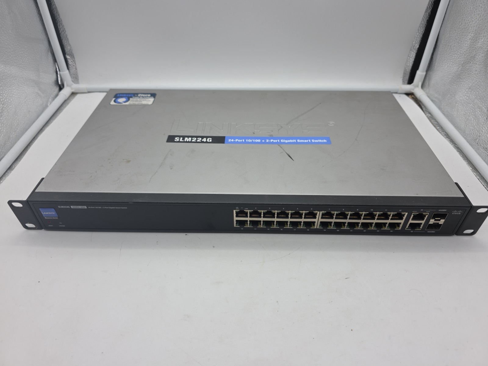 Cisco SLM224G Cisco 24-Port 10/100 Smart Switch (Cisco Linksys SLM-224G)