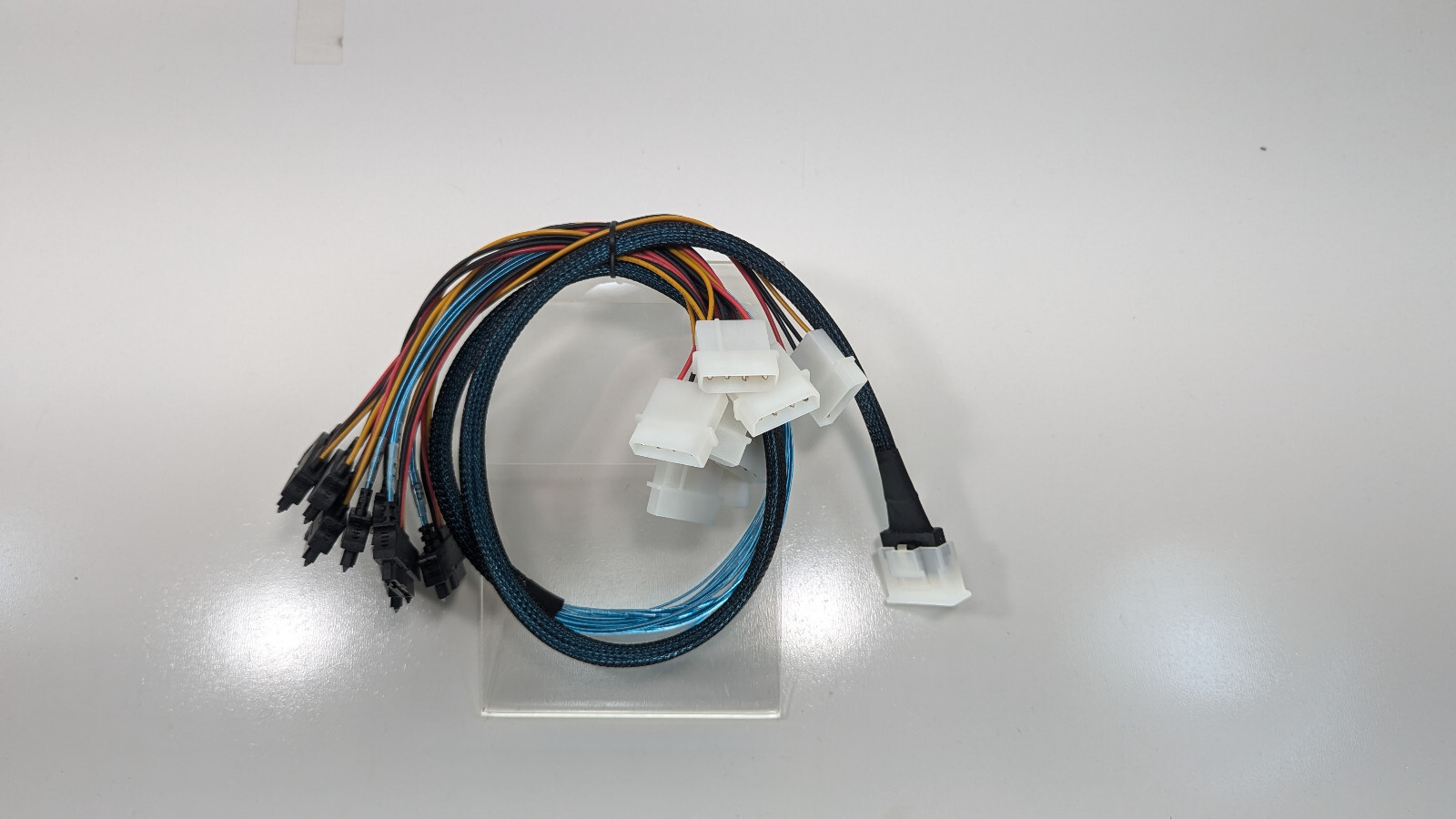SFF-8654 to 8x SFF-8482 with power, 100 cm
