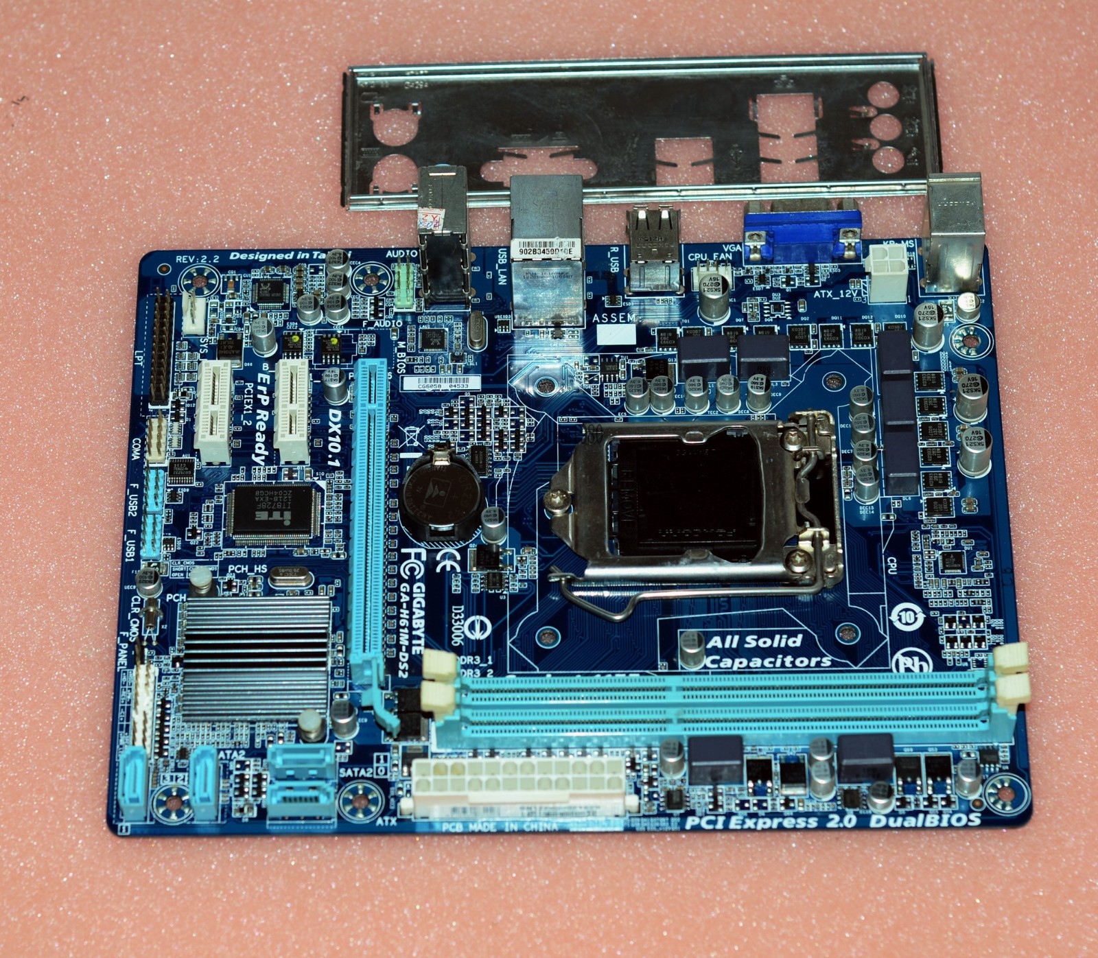 GIGABYTE GA-H61M-DS2 Socket LGA1155 For Intel DDR3 Computer MicroATX Motherboard