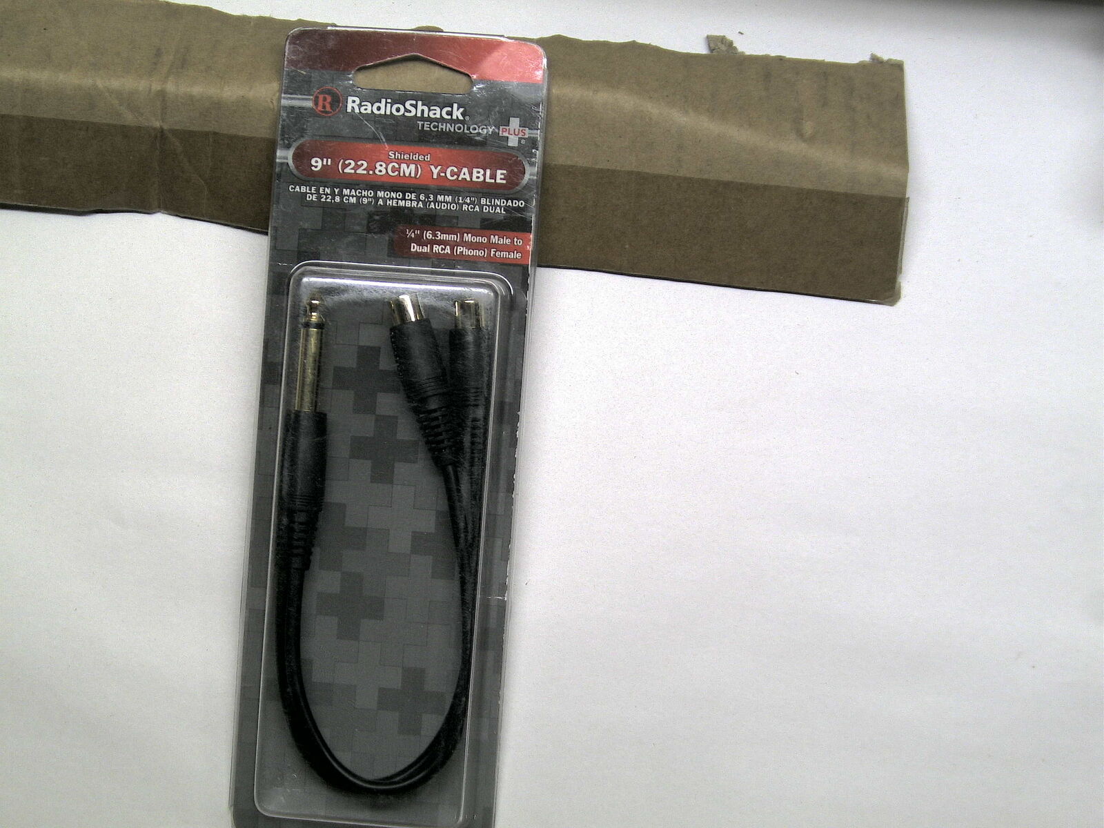 New sealed RadioShack 9-Inch Y-Adapter Audio Cable