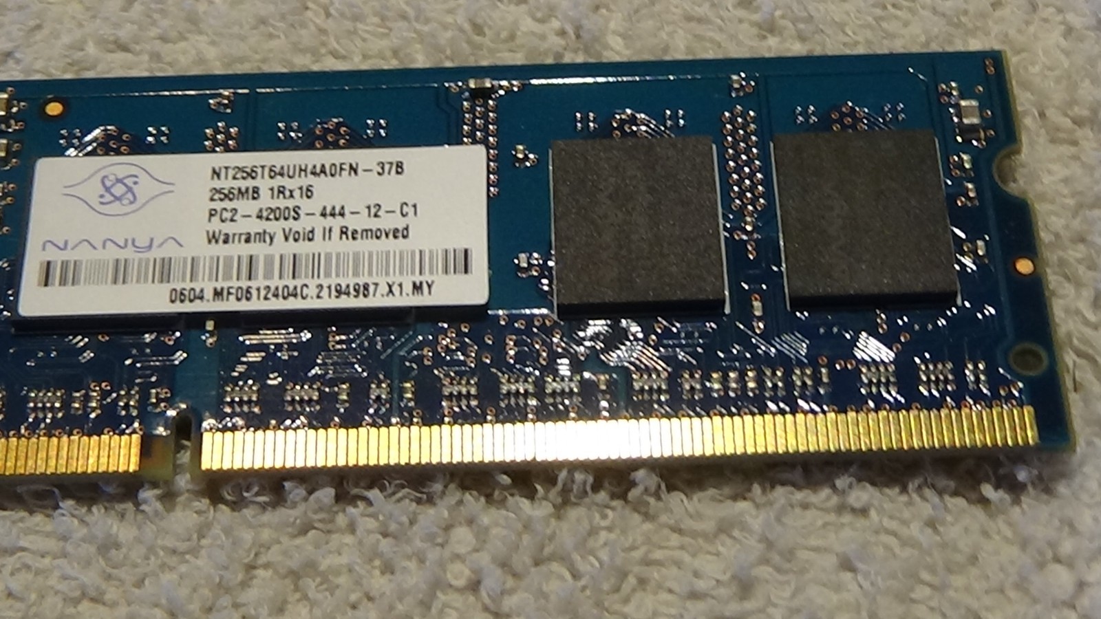 Nanya PC2-4200 256 MB DIMM 533 MHz DDR2 SDRAM Memory (NT256T64UH4A0FY-37B)
