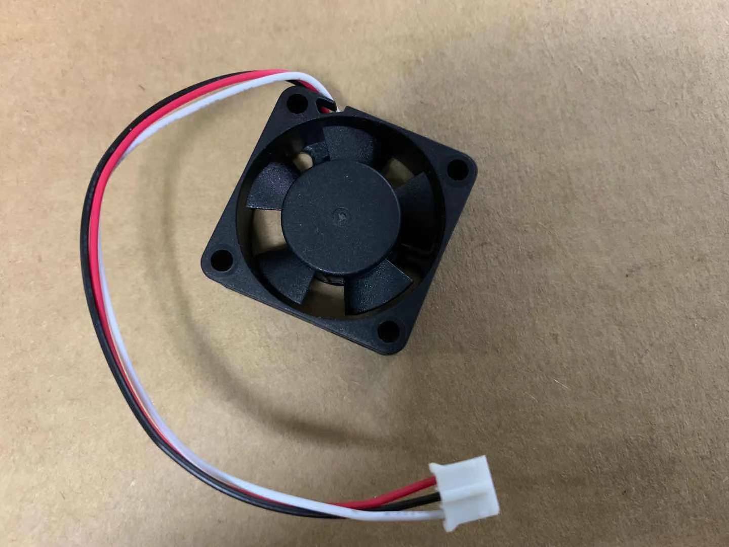 1pcs For NMB-MAT 1204KL-01W-B39 DC 5V 0.13A 3CM TCFAN cooling fan 3-wire