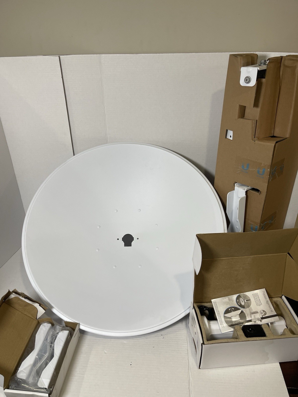 Ubiquiti PowerBeam AC PBE-5AC-620 5 GHz wireless bridge and airMAX CPE.