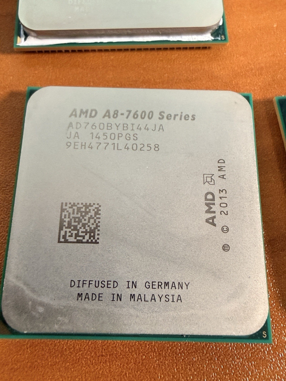 AMD A8-7600 APU 3.1 GHz (Turbo 3.8 GHz) Socket FM2+ R7 CPU AD760BYBI44JA