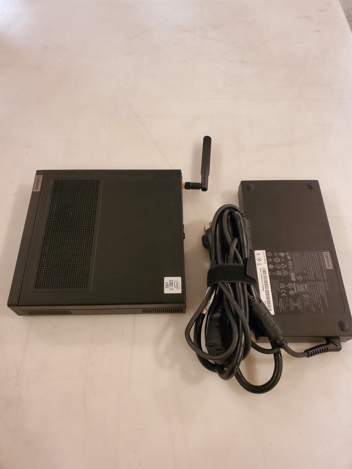 Lenovo ThinkStation P340 Tiny 16GB RAM  400GB Wi-Fi & Ethernet