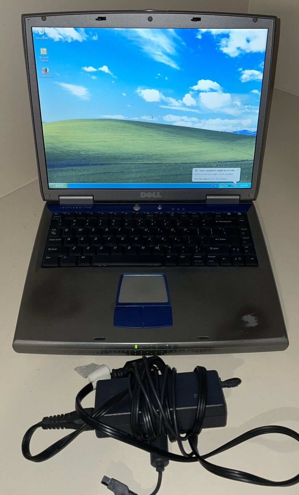 Dell Inspiron 1100 Laptop - Pentium 4 2.4ghz | 256mb RAM | 40gb HDD | Win XP