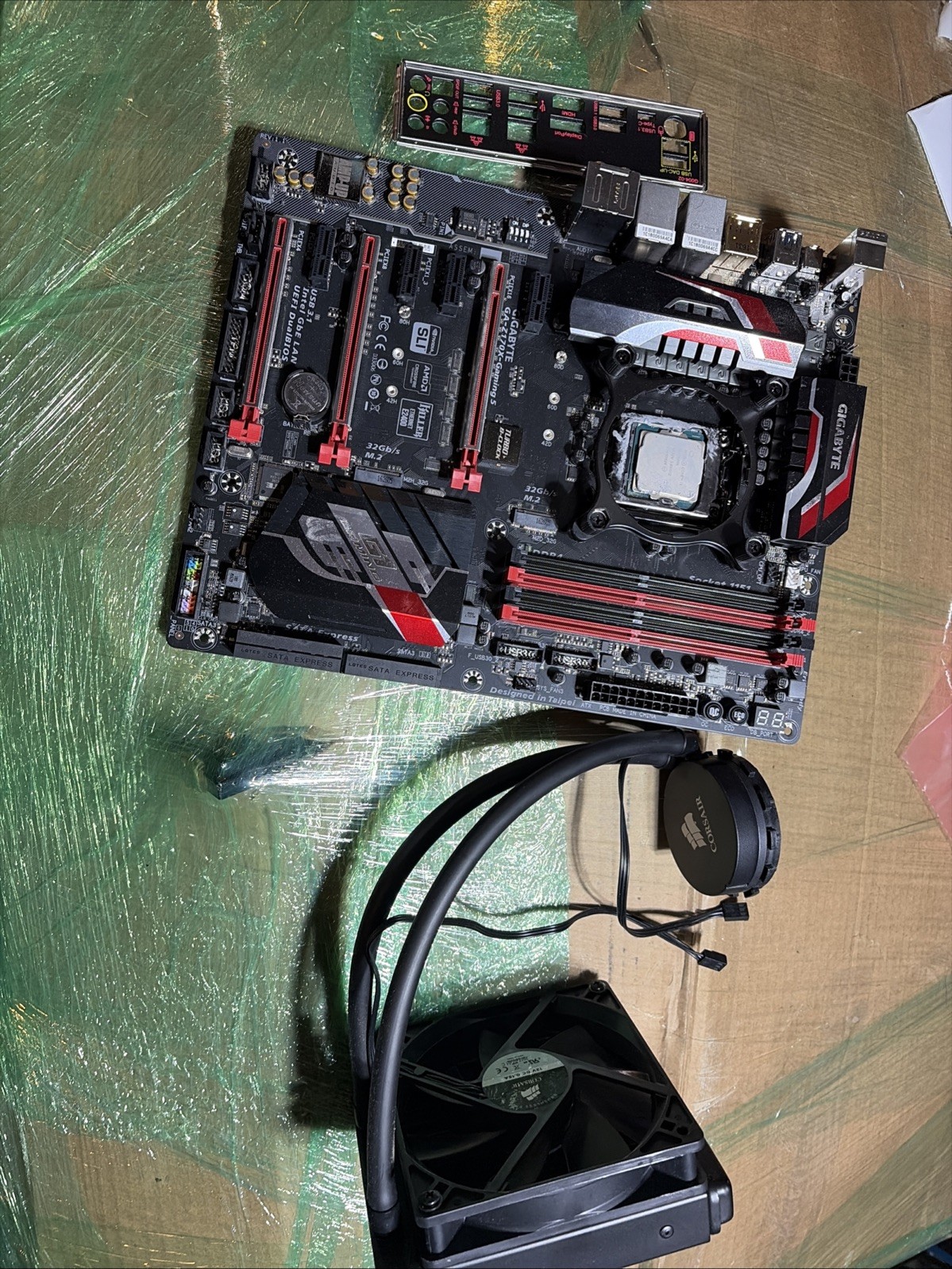 GIGABYTE GA-Z170X-Gaming 5 ATX LGA1151 w/ Intel Core i7-7600K W/ Water Cooler