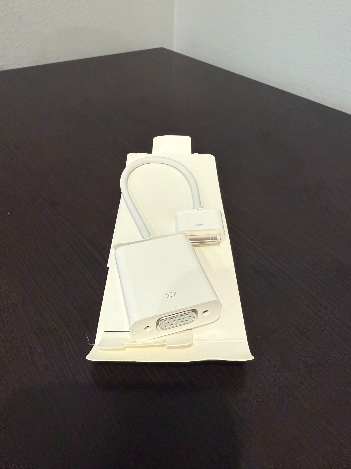 Apple 30-Pin to VGA Adapter - MC552ZM/B - White A1368 - Genuine