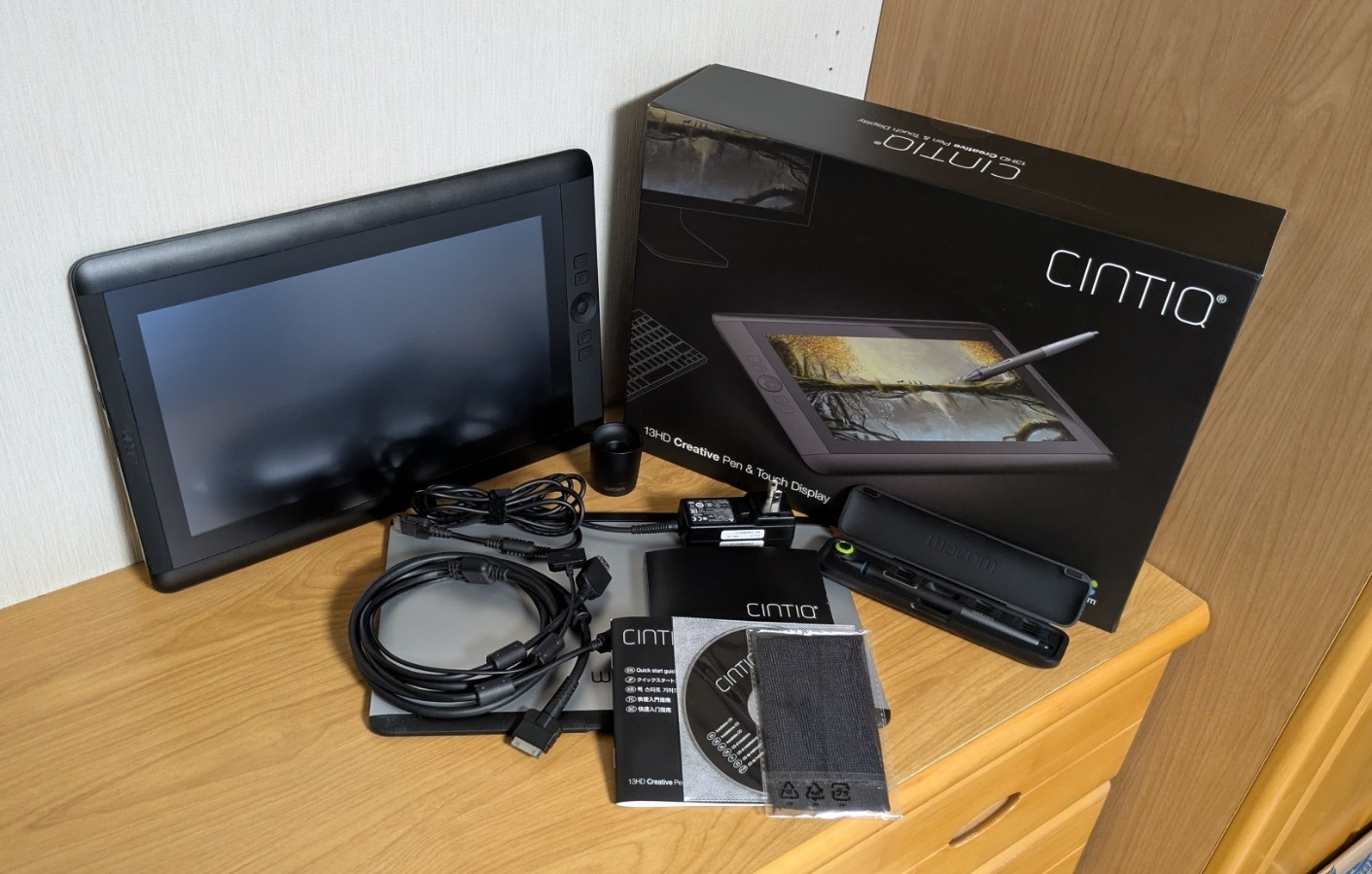 Wacom DTK-1300 (DTH-1300) Cintiq 13HD Creative Pen & Touch Display Tablet Mint