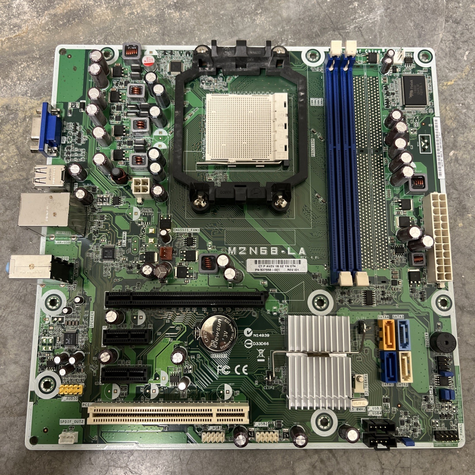 HP M2N68-LA P/N: 537558-001 Motherboard - Broken PCI-E x16 Slot Clip -See Images