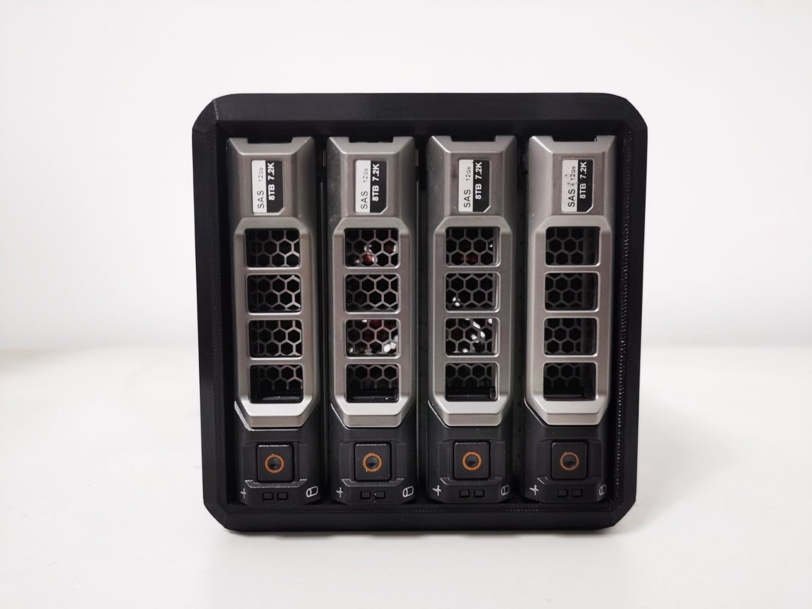 HDD Enclosure Hot Swap Cage 4-Bay Drive Bays 4x SATA 3.5"/2.5"Sas HDD