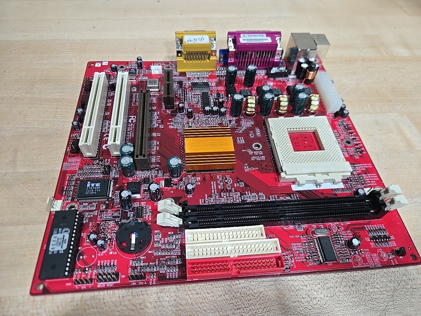 Vintage PC-Chips M810L REV 7.1 A Socket 462 Motherboard w/ IO Plate AMD UNTESTED