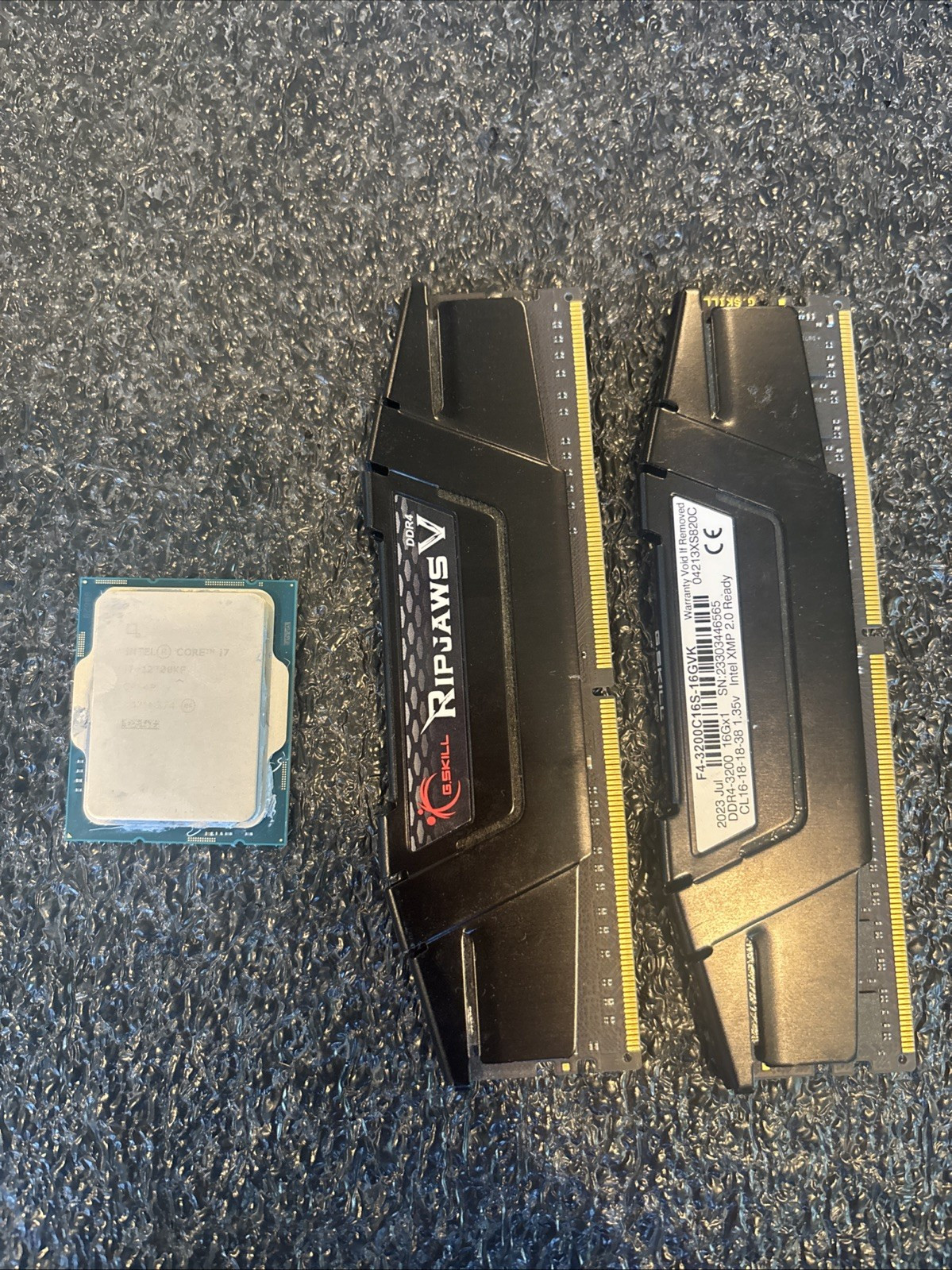 Intel Core i7-12700KF Processor/ 32 Gb G-skill Ripjaws DDR4 3200mhz  CL16 Bundle