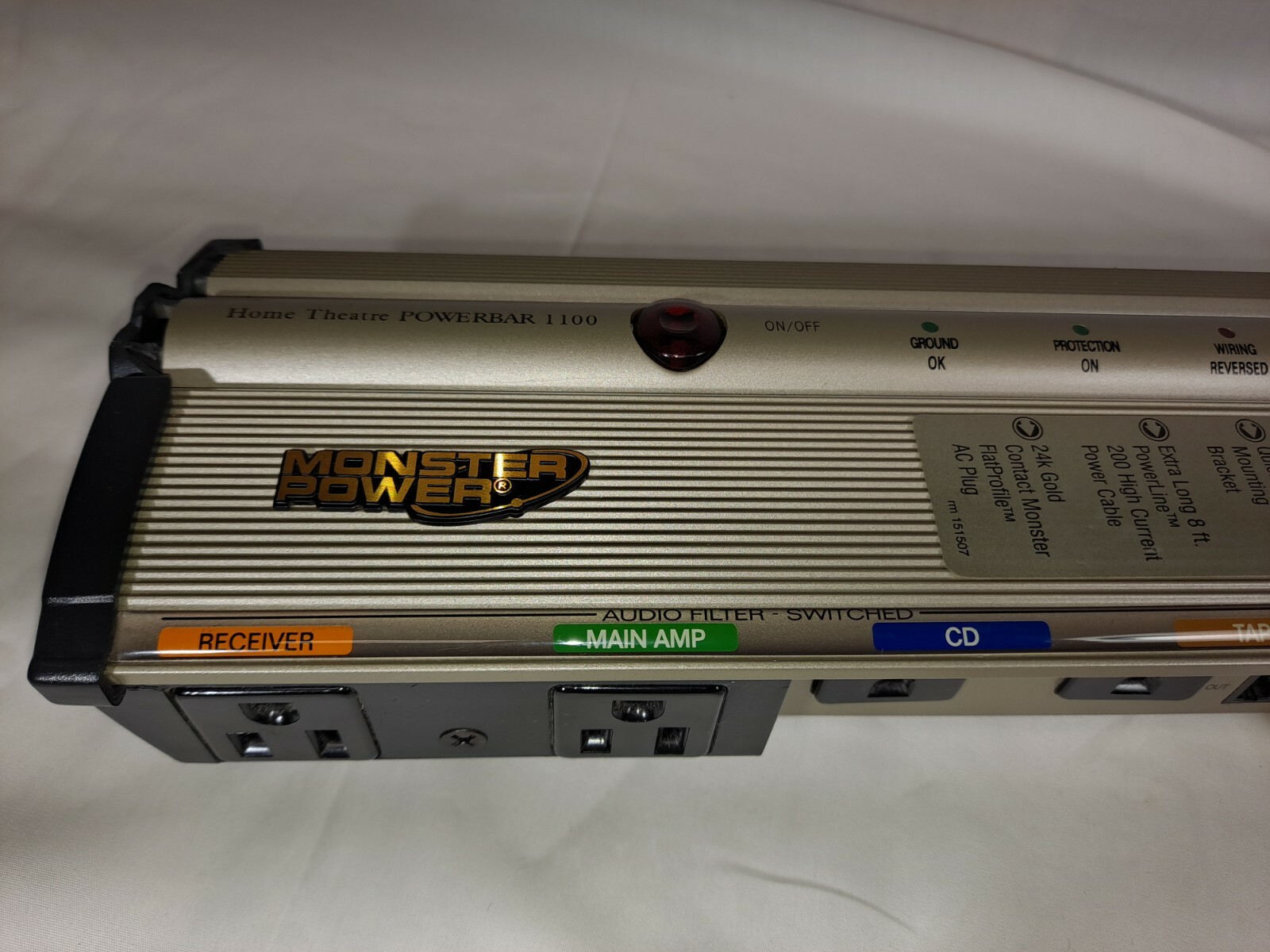 Monster Power MPB1100 Relocatable Power Tap Surge Suppressor Powerbar 1100
