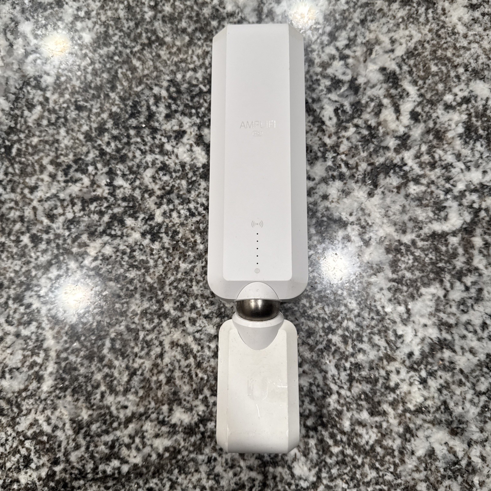 Ubiquiti AmpliFi AFI-P-HD WiFi Standalone High-Density (HD) Mesh Point Extender