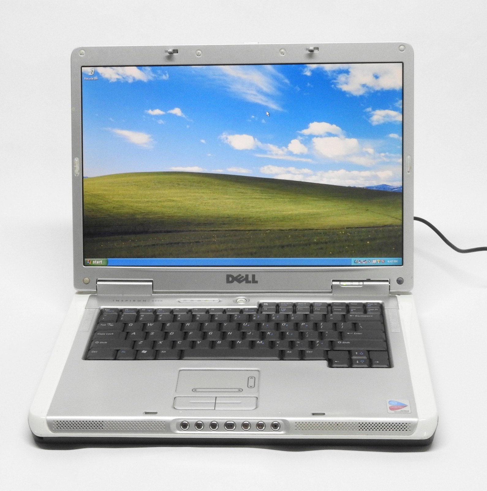 VINTAGE DELL INSPIRON LAPTOP 40GB HARD DRIVE + 2 GB RAM + WINDOWS XP PRO