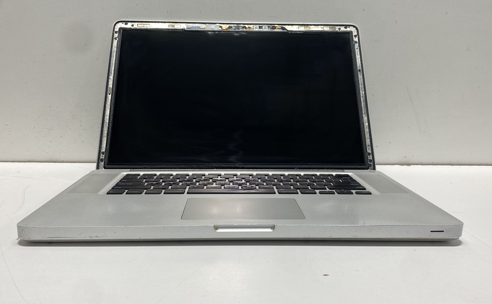 Apple MacBook Pro A1286 15" Laptop Intel For Parts As-Is Non-Working