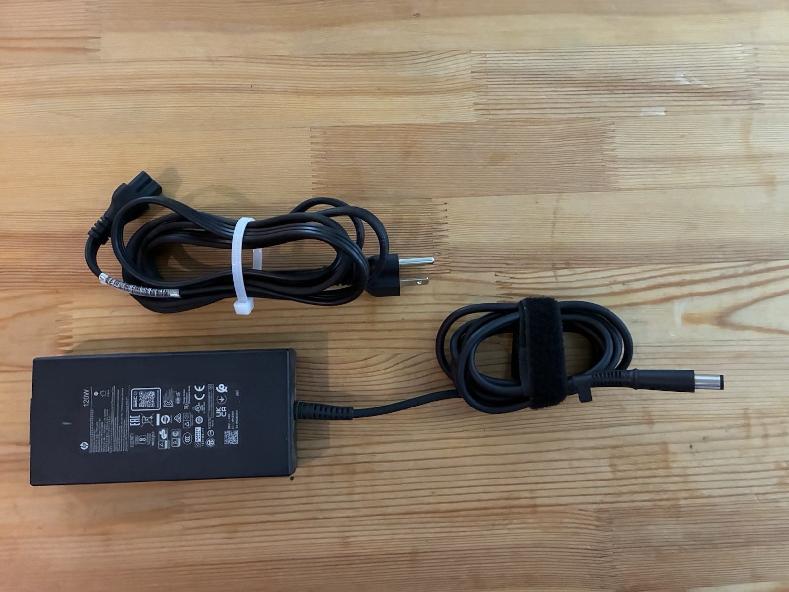 Genuine HP 120W 19.5V 6.15A Slim AC ADAPTER TPN-DA19