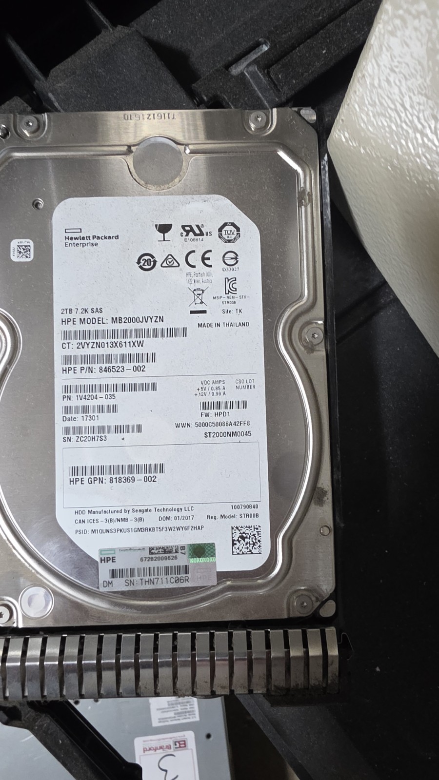 HPE 2TB SAS 12G 7.2K LFF DS MDL HDD Hard Disk Drive with Tray LP 3.5 834133-001