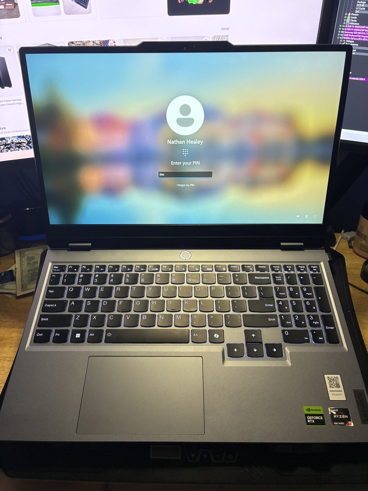 Lenovo LOQ 15.6" FHD 144Hz Gaming Notebook R7-7435HS 16GB RAM 512GB SSD RTX 4070