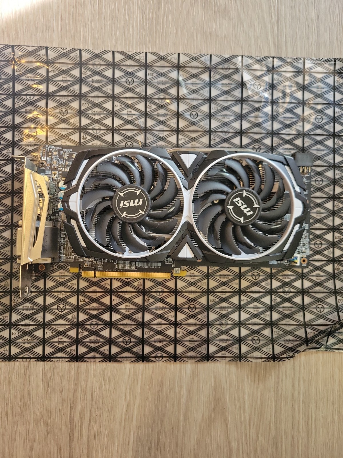 MSI RADEON RX 580 ARMOR 8G OC 8GB GDDR5 GRAPHICS CARD FOR PARTS OR REPAIR