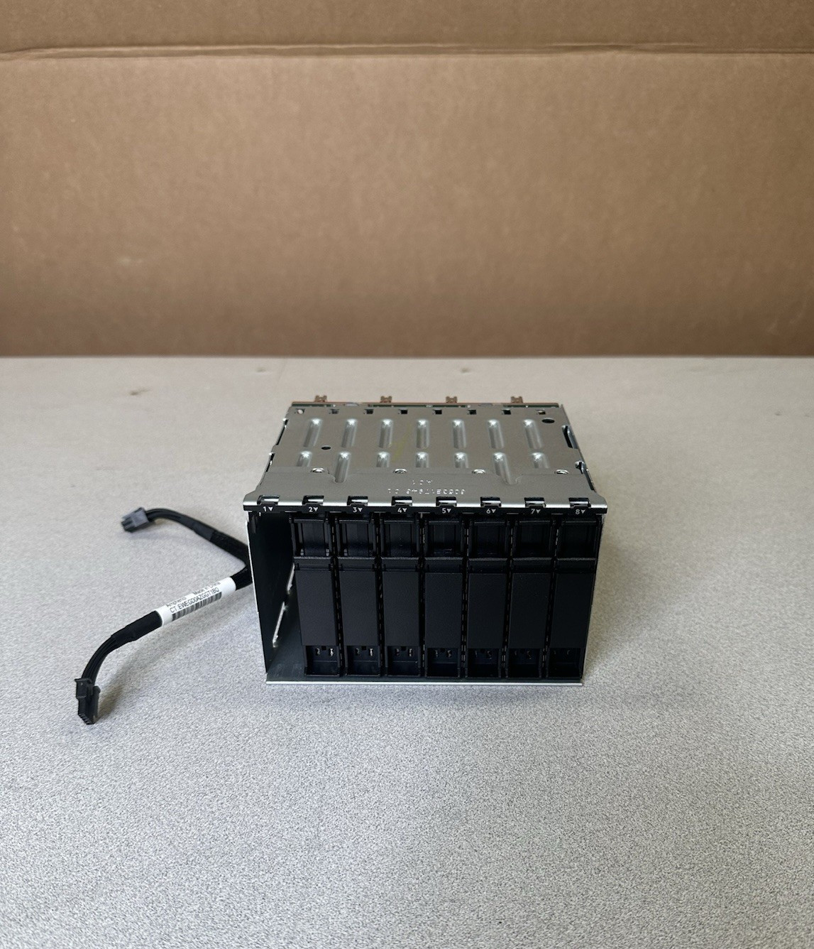 HPE ProLiant DL345/DL380/DL385/DL560 Gen11 Gen10/Plus/V2 8SFF x4 U.3 Cage Kit BC