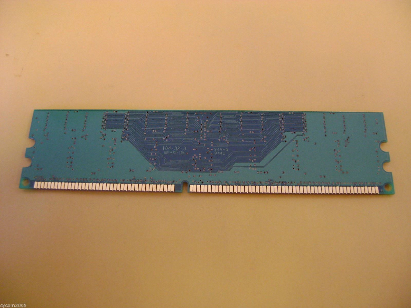 Infineon HYS64D32300GU-6-C ADY 256MB 184p PC2700 CL2.5 8c 32x8 DDR DIMM T001-RFB