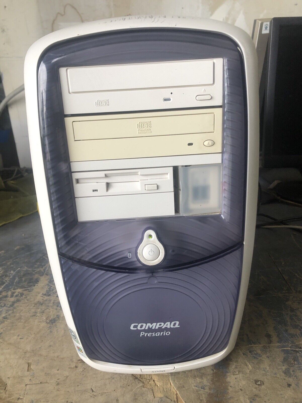Vintage Compaq Presario 5000 Pentium iii 866 Mhz Desktop Computer 
