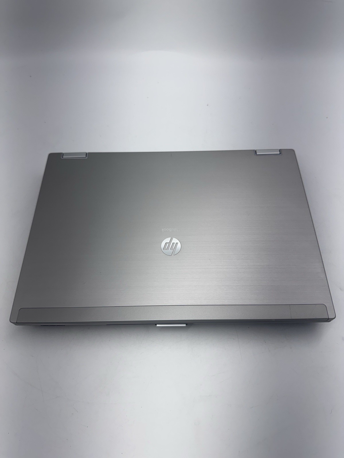 HP EliteBook 8440P Intel i5-M520 2.4GHz 4 GB NO HDD No Cord