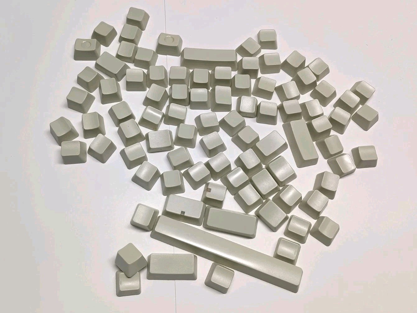 Leopold FC750R 86-Key Blank Double Shot Keycap Set – Beige/Gray, MX Compatible
