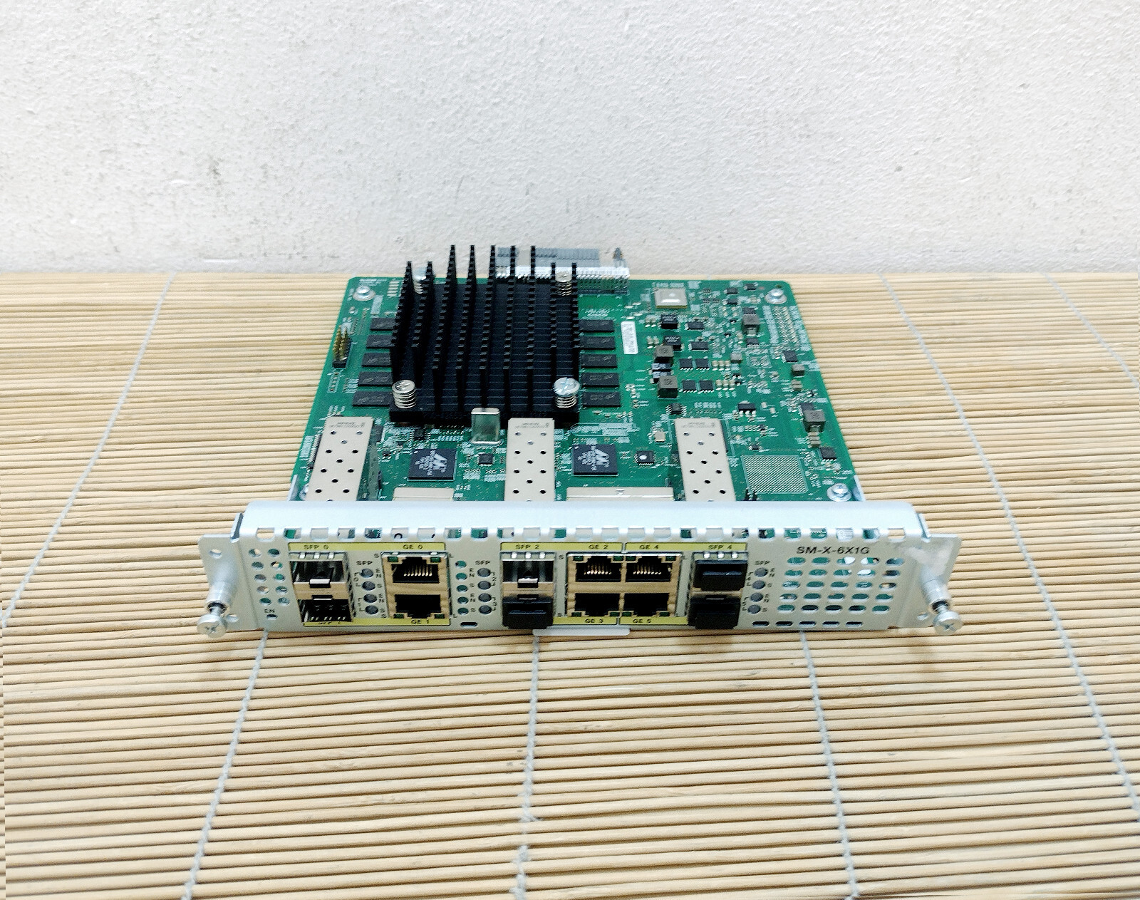 Cisco SM-X-6X1G SM-X module with 6-port dual-mode GE and SFP