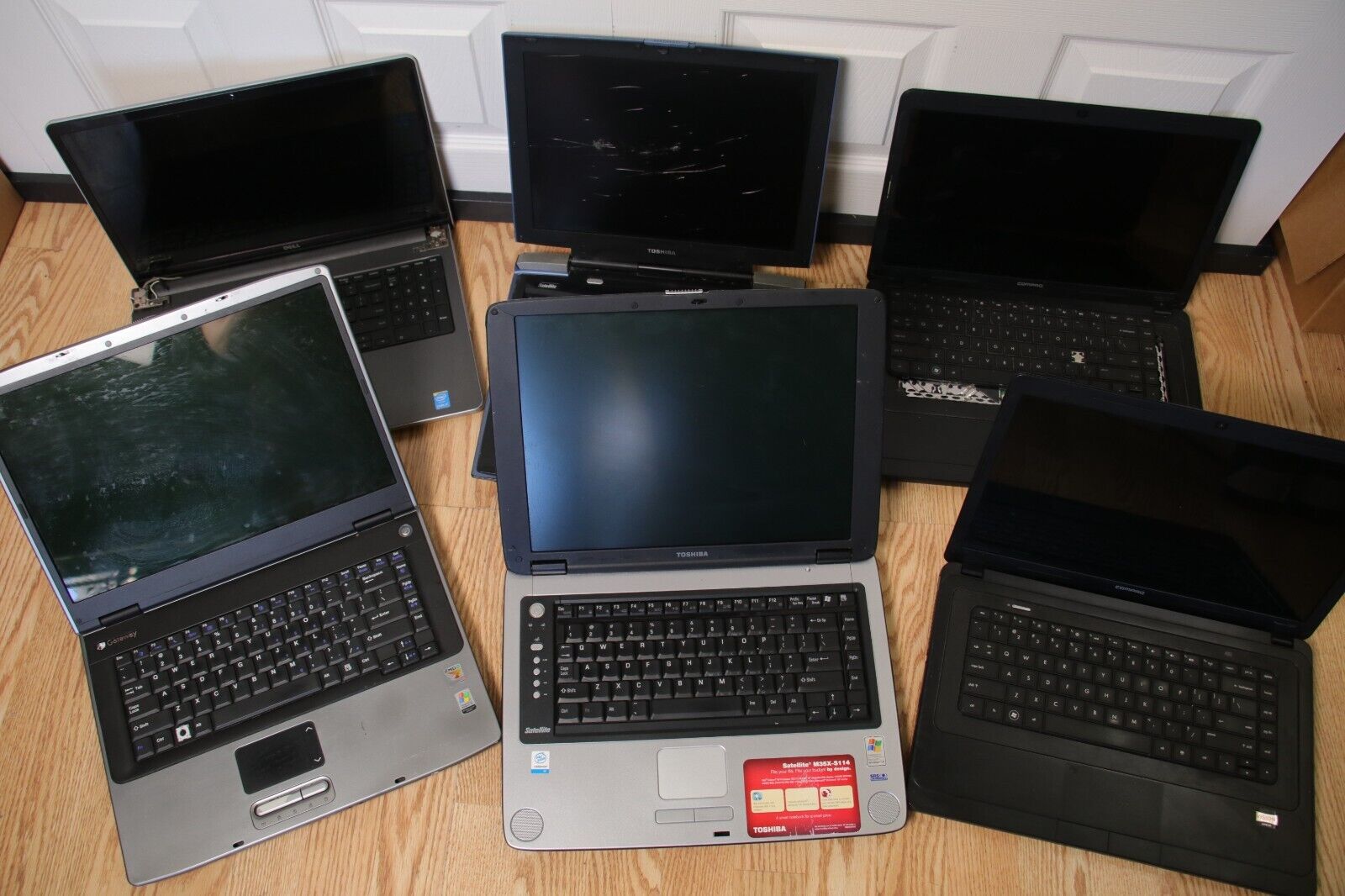 Lot Of 6 Laptops Toshiba Gateway Dell HP - Windows XP