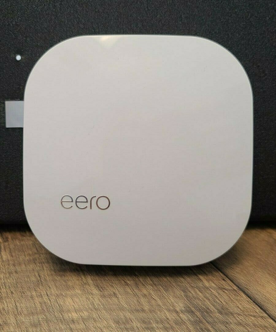 eero Pro B010001 bundle with (1) eero beacon. Both in white. 