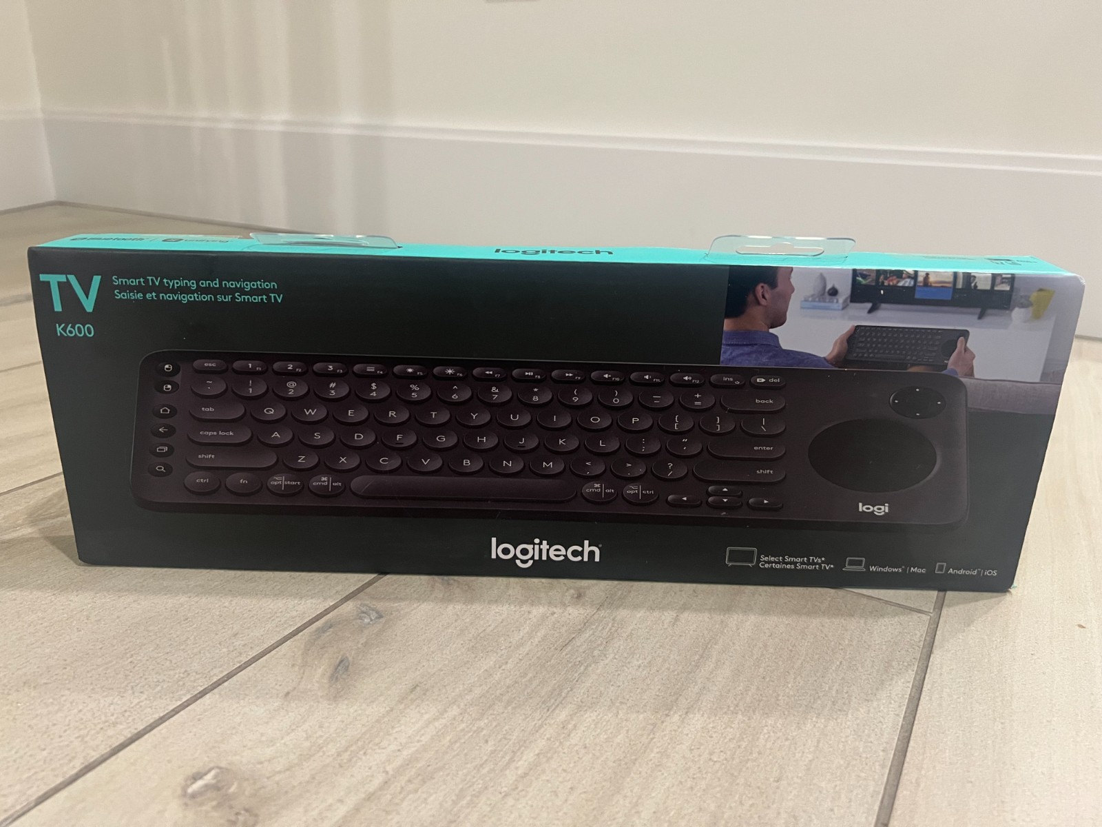 Logitech K600 Wireless TV Keyboard with Integrated Touchpad and D-pad - NEW