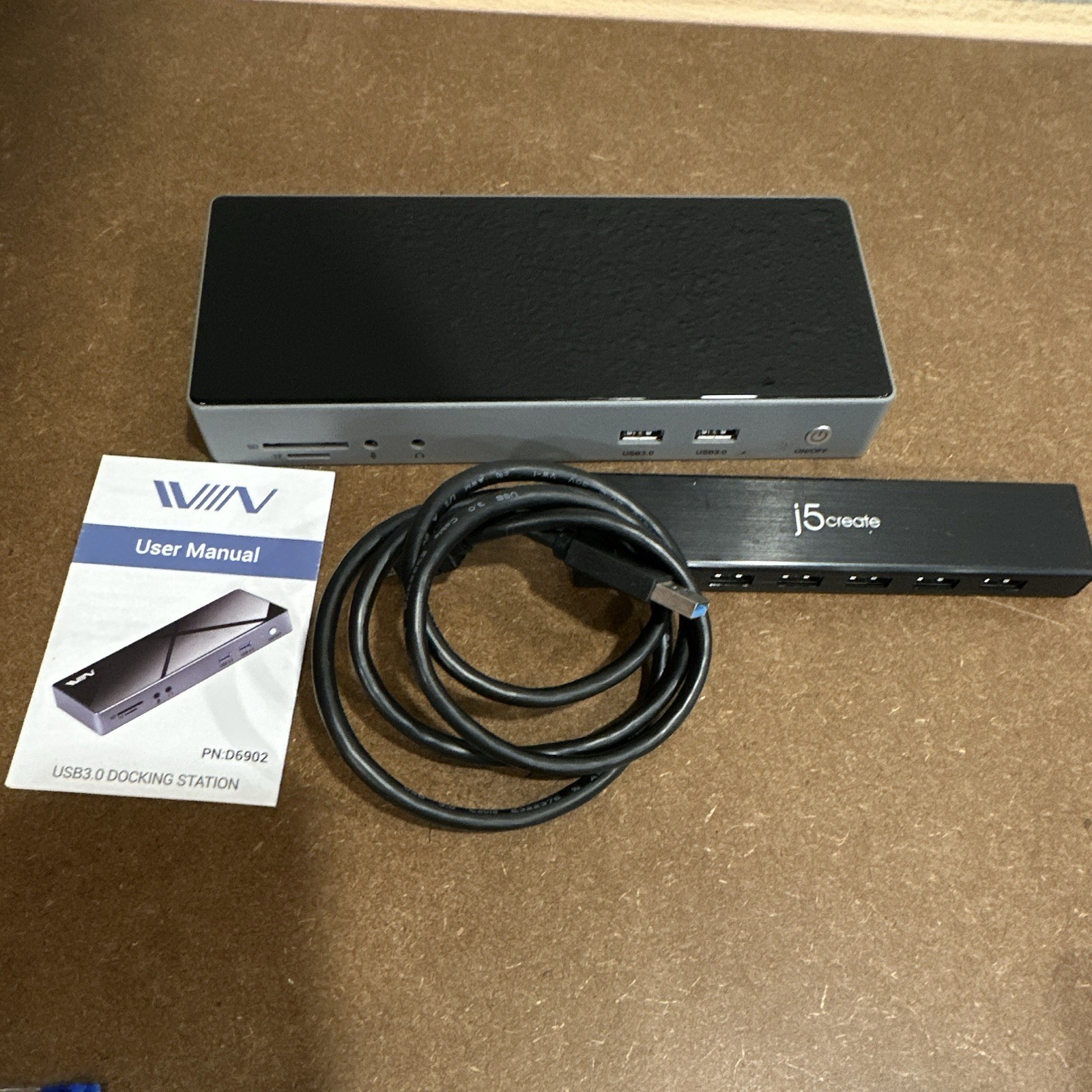 IVIIN D6902 USB 3.0 Docking Station HDMI DP RJ-45 USB 3.0 Card Reader