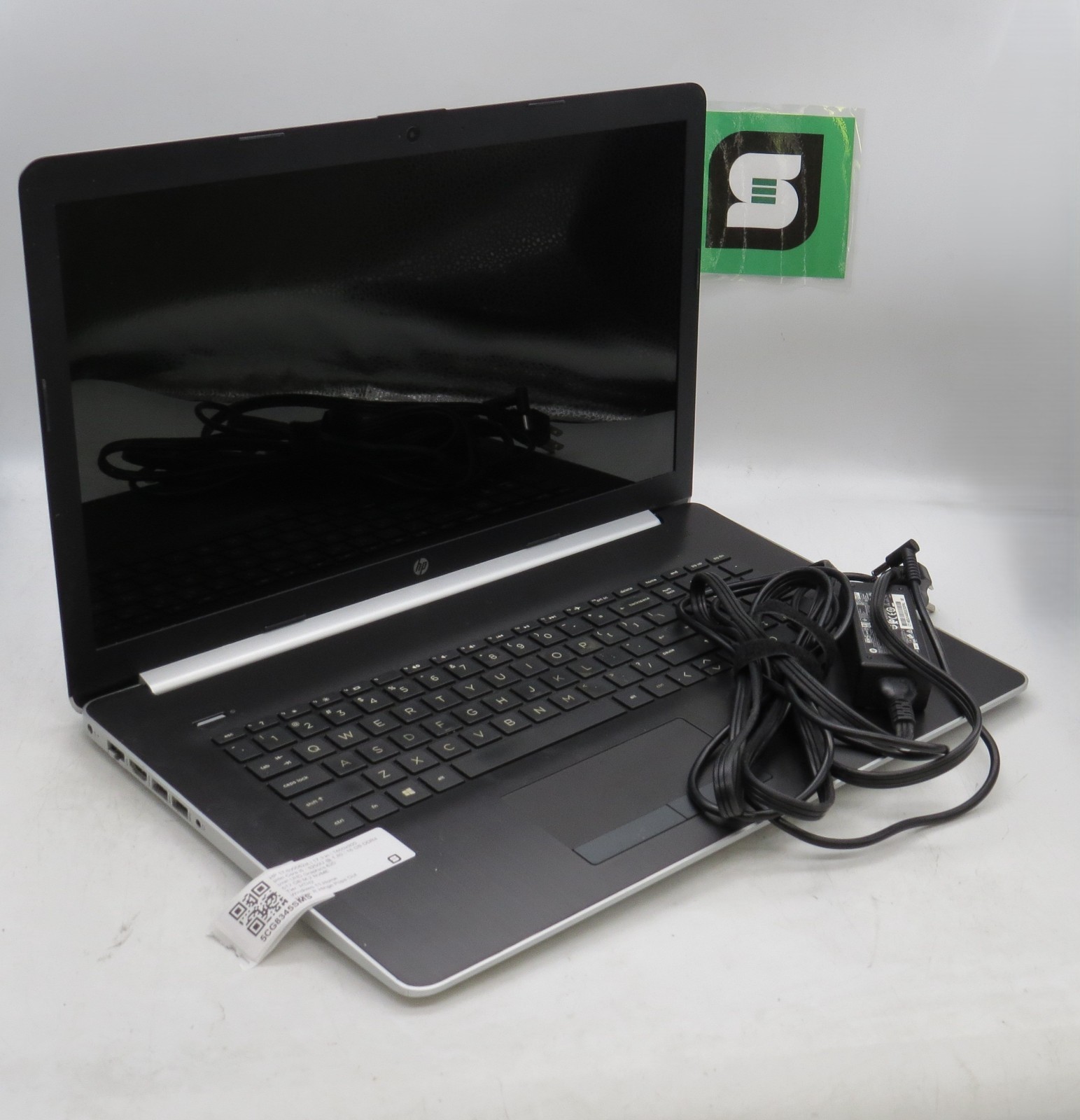 HP Notebook 17-by0062st i5-8250U 512GB NVME 16GB DDR4 Windows 11 Home W/AC *READ