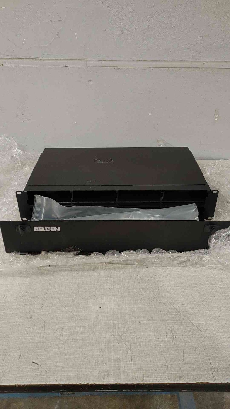 BELDEN AX107286 (FX UHD)Short Fixed Patch Panel Housing(SKU: 111508)